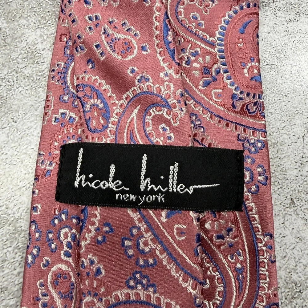 Nicole Miller Silk‎ Tie Mens One Size Pink Blue Paisley Made In China Necktie